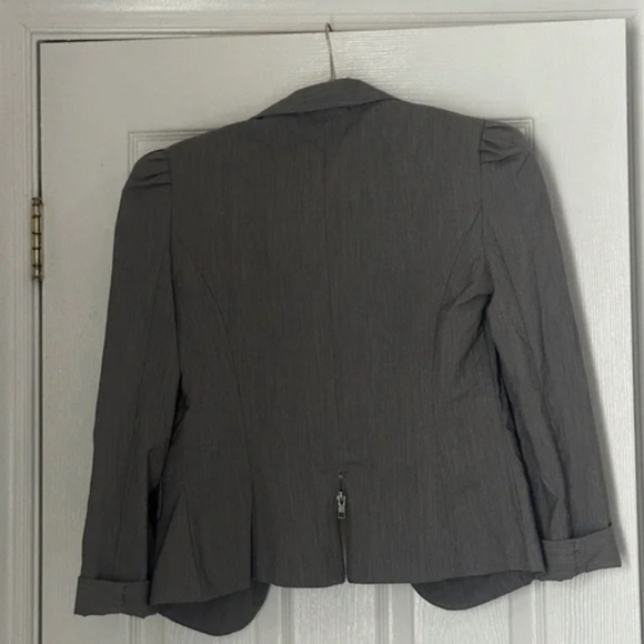 BCX Juniors Vintage Gray Grey Blazer Size Medium Statement Shoulders 3/4 Sleeve - Picture 2 of 5